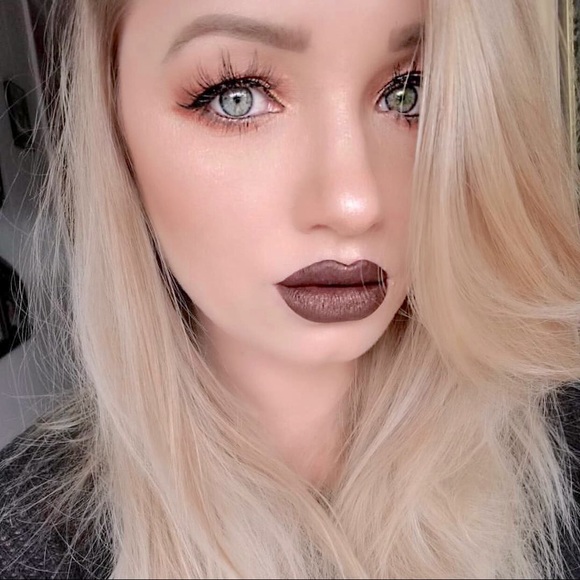Jeffree Star Other - jeffree star leo lipstick liquid velvet neutral brown tan velour nude vault mini
